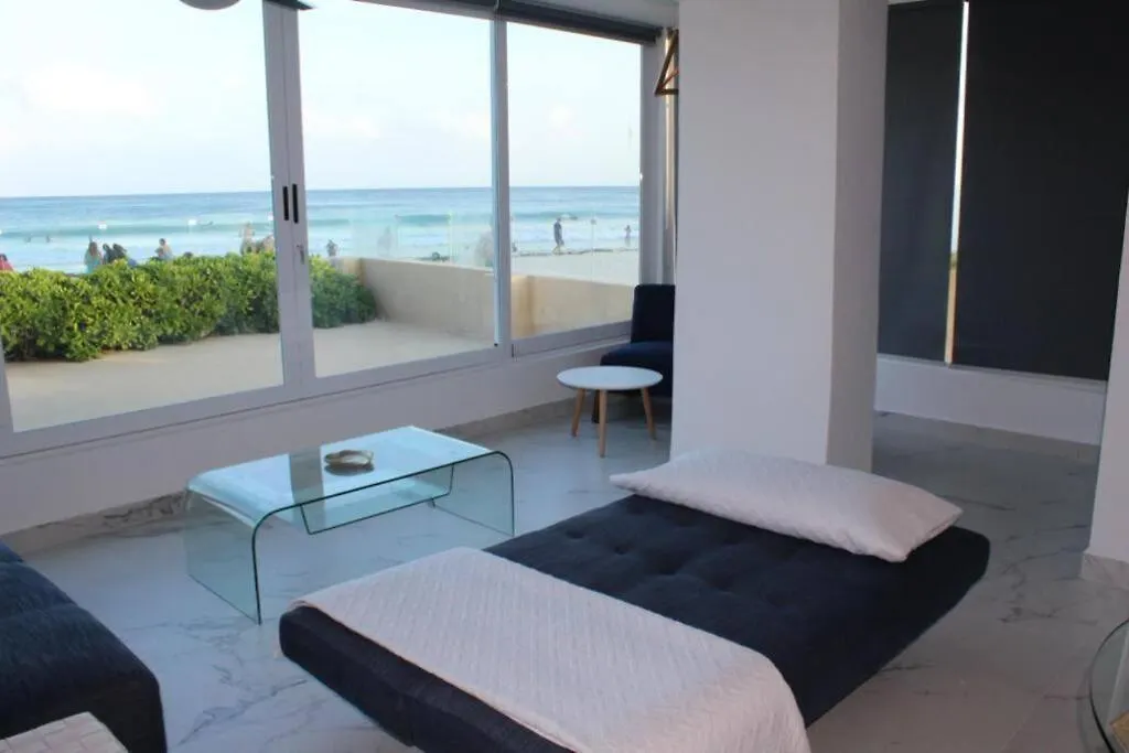 Beach Front Renewed Apartment Cancun 0*,